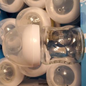 Avent glass and plastic bottles